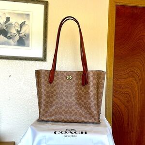 Coach Signature Willow Tote